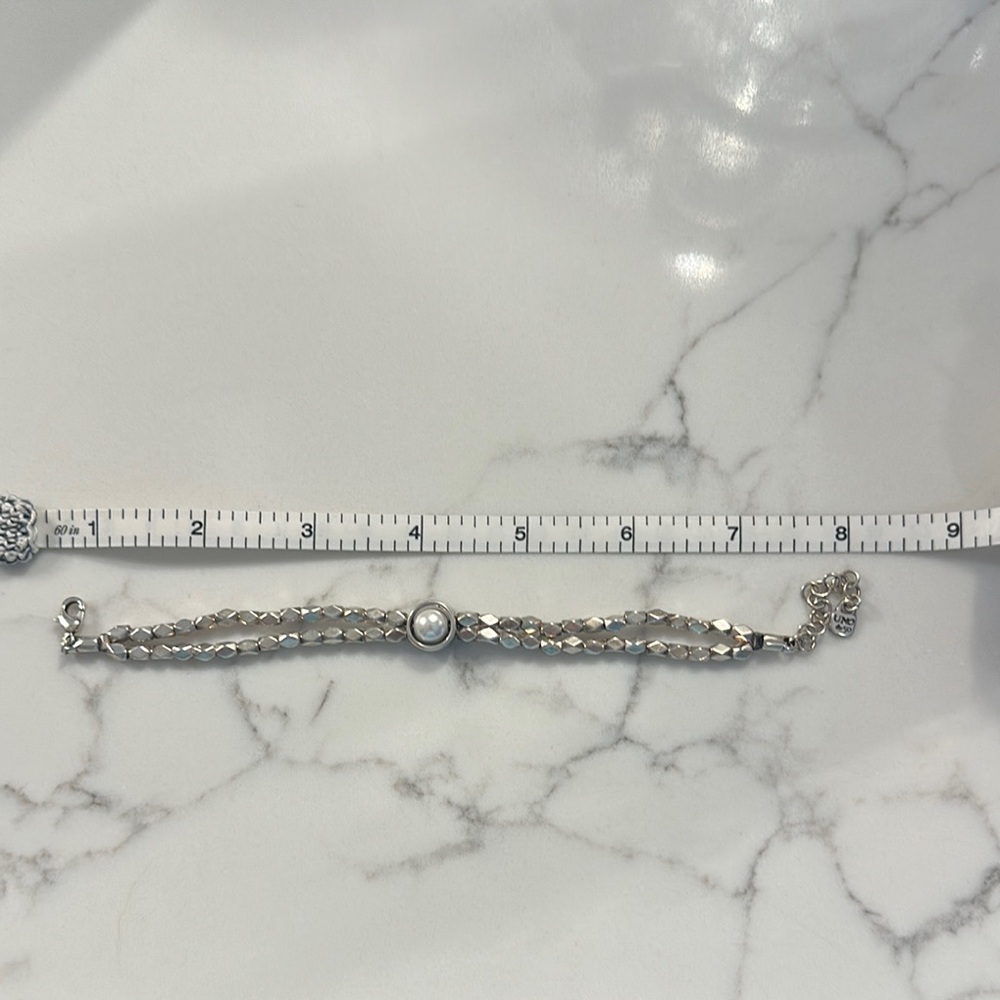 Elegant Silver Bracelet with Pearl Accent